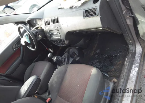 2005 Ford Focus Zx4 z USA, uszkodzony, nr VIN 1FAFP38Z15W105957